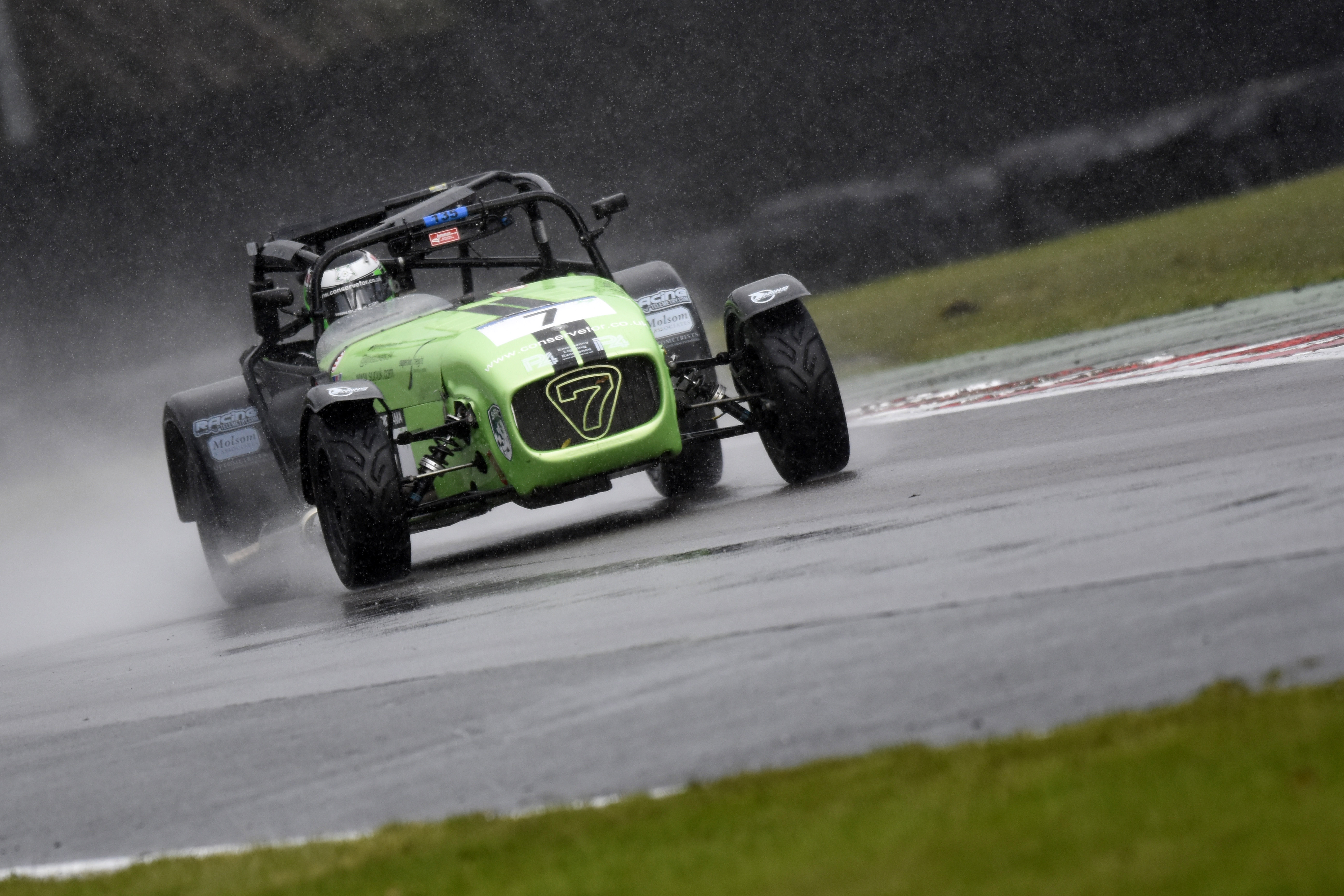 /media/1169/cgrc-oulton-park-151022-_1682.jpg